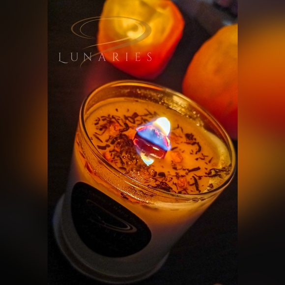 Driftwood Rose Soy Wax Candle with Wooden Wick and Botanicals - Picture 7 of 11